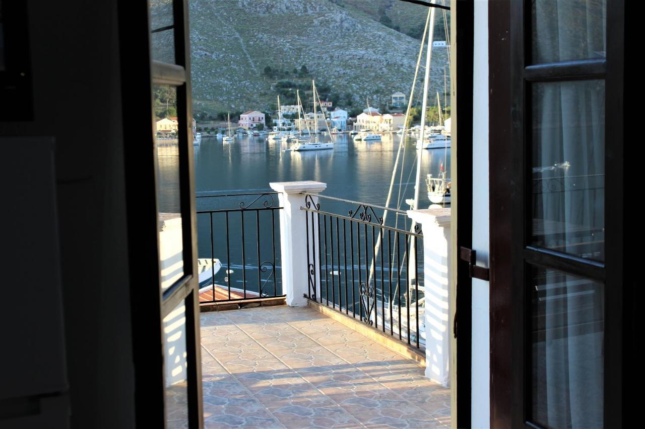 Gompos Apartment - Cozy Apartment Next To The Sea - Amazing Sea View 시미 외부 사진