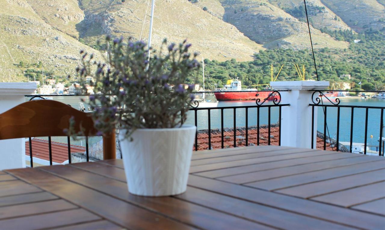 Gompos Apartment - Cozy Apartment Next To The Sea - Amazing Sea View 시미 외부 사진