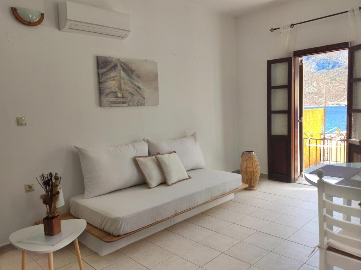 Gompos Apartment - Cozy Apartment Next To The Sea - Amazing Sea View 시미 외부 사진