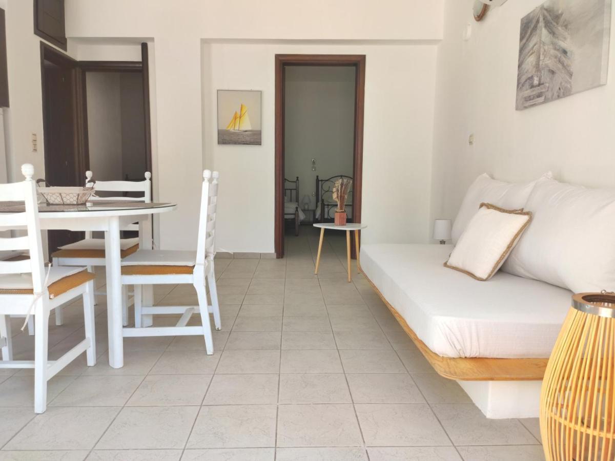 Gompos Apartment - Cozy Apartment Next To The Sea - Amazing Sea View 시미 외부 사진