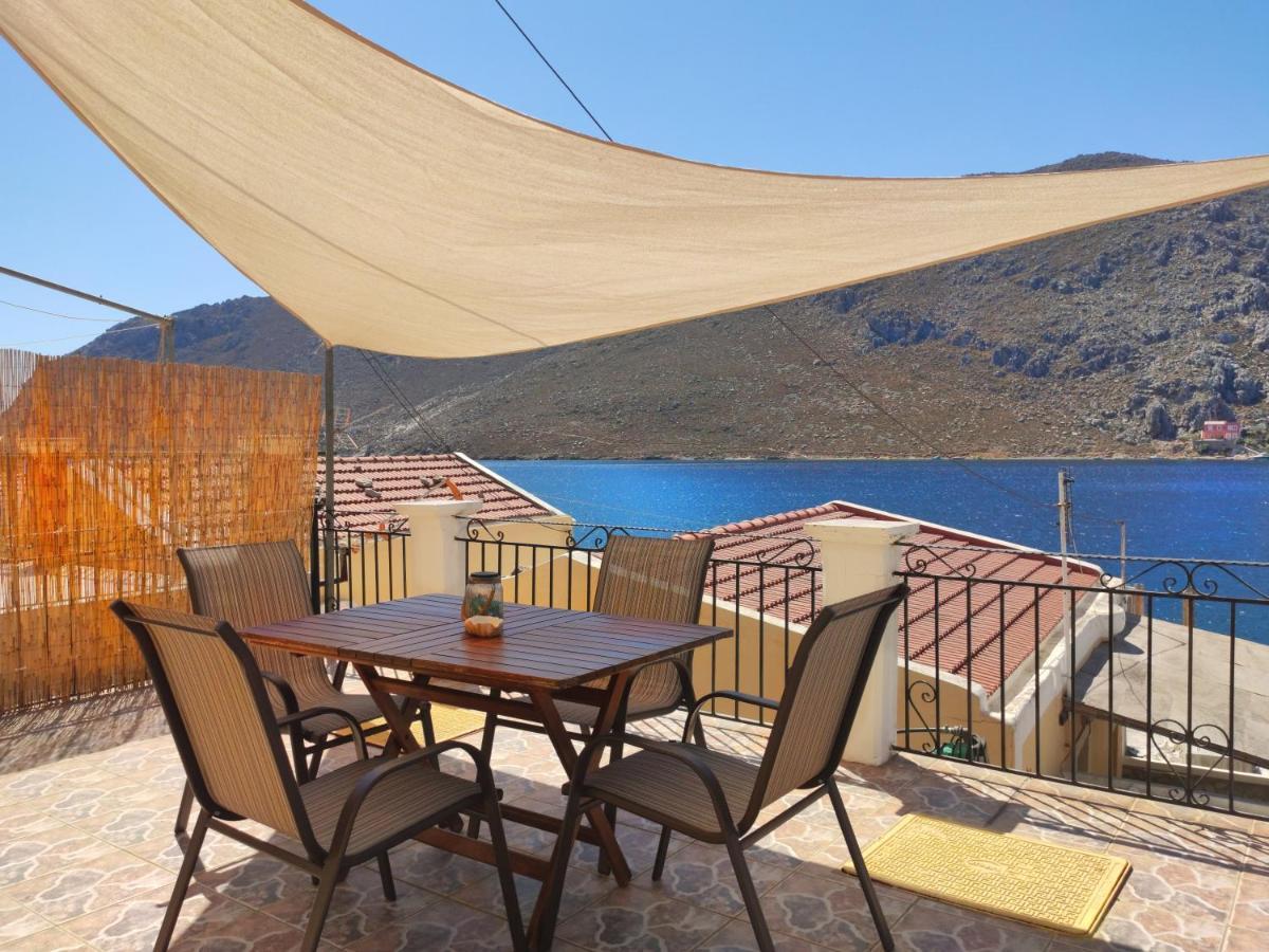 Gompos Apartment - Cozy Apartment Next To The Sea - Amazing Sea View 시미 외부 사진