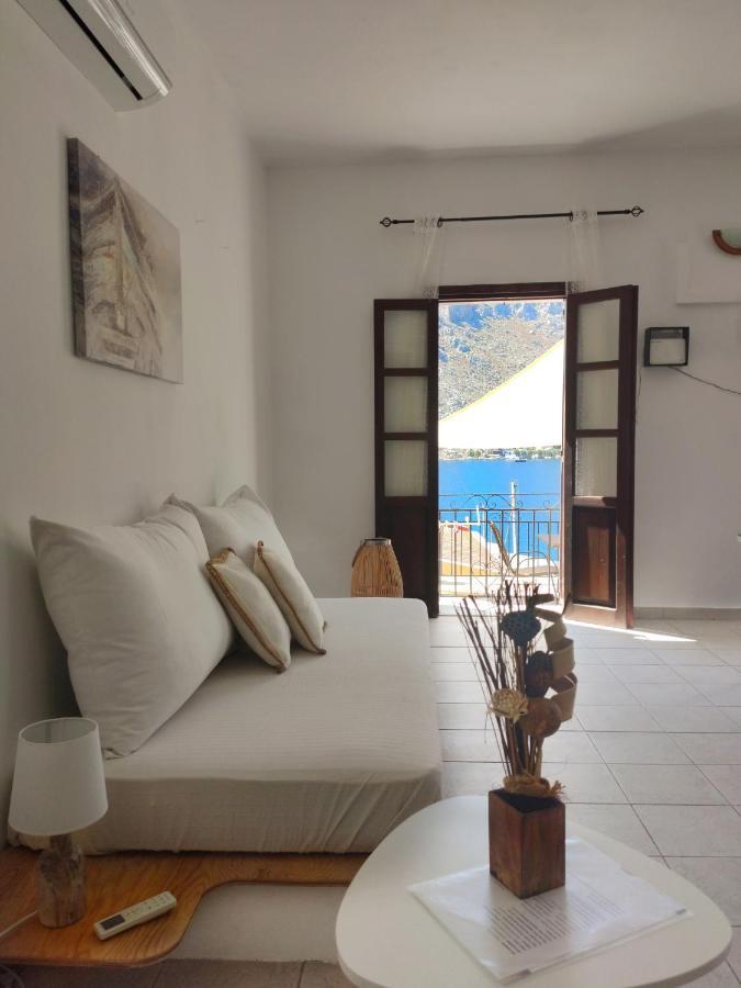 Gompos Apartment - Cozy Apartment Next To The Sea - Amazing Sea View 시미 외부 사진