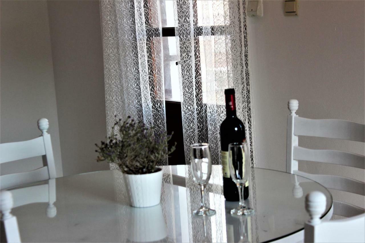 Gompos Apartment - Cozy Apartment Next To The Sea - Amazing Sea View 시미 외부 사진