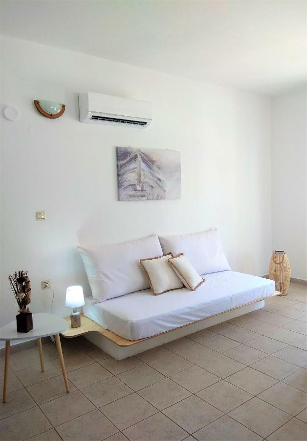 Gompos Apartment - Cozy Apartment Next To The Sea - Amazing Sea View 시미 외부 사진